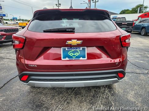 Certified 2024 Chevrolet Trax LT w/ Driver Confidence Package FWD image 5