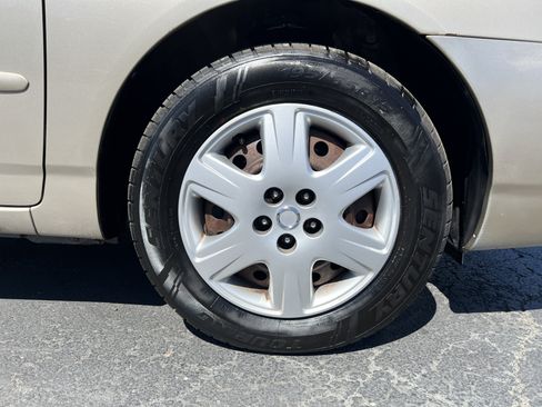 Used 2006 Toyota Corolla LE w/ Audio Value Pkg FWD image 11