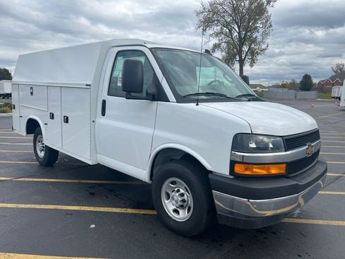 New 2025 Chevrolet Express 3500 Work Van w/ Power Convenience Package image 9