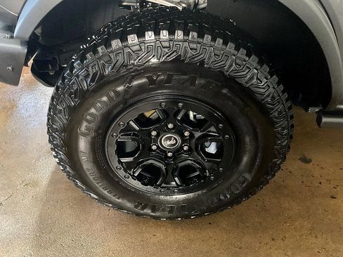 Used 2024 Ford Bronco Wildtrak image 14