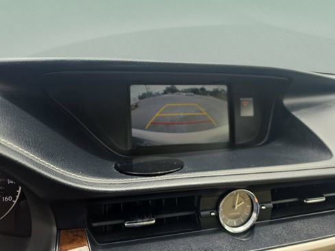 Used 2015 Lexus ES 350 w/ Premium Package FWD image 25