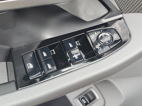 New 2027 BMW 530i xDrive w/ M Sport Package AWD/4WD image 8