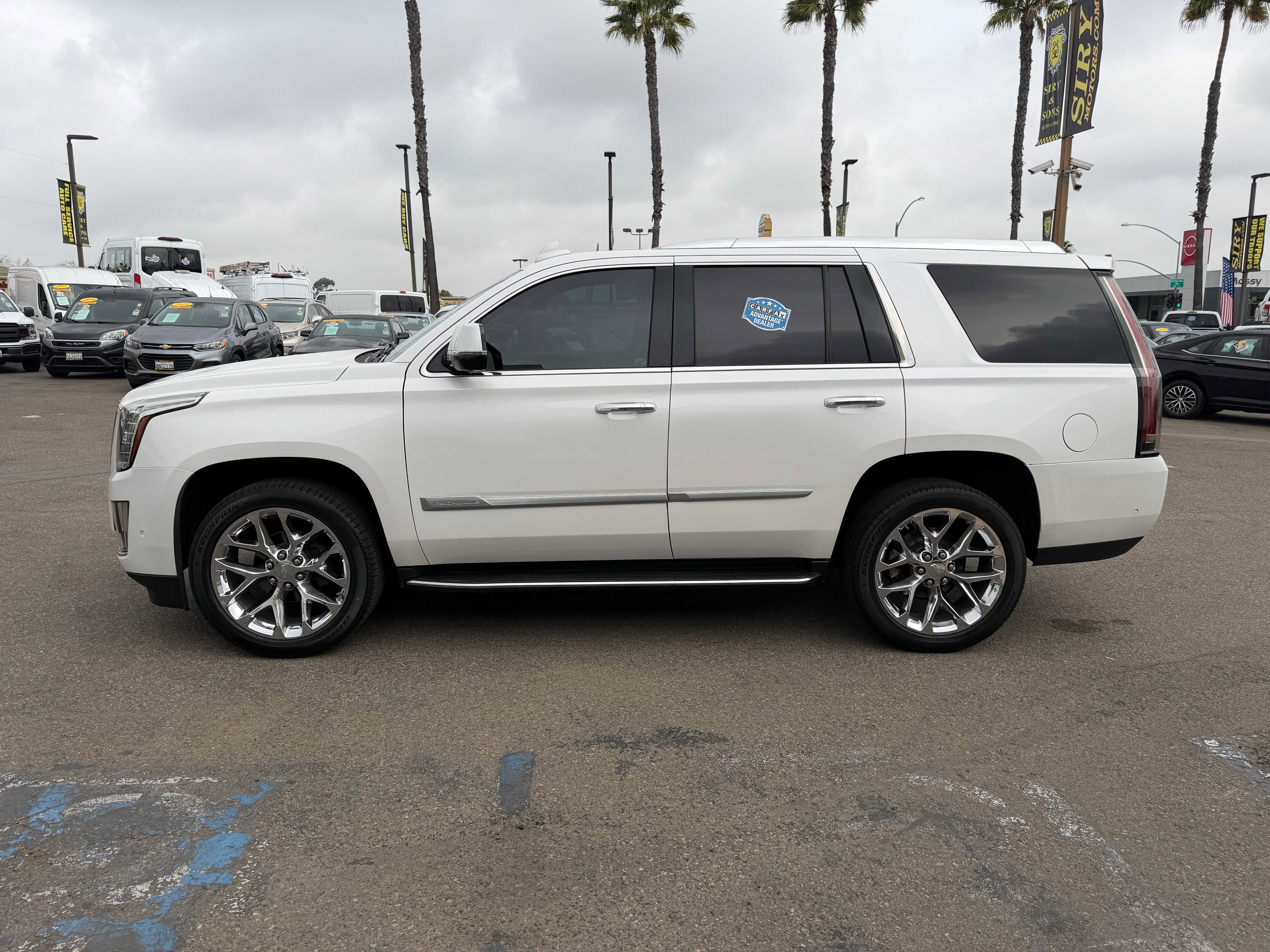 Used 2020 Cadillac Escalade Luxury RWD image 6