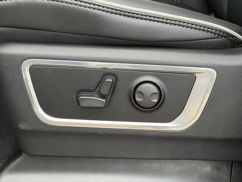 New 2026 RAM 1500 Laramie AWD/4WD image 31