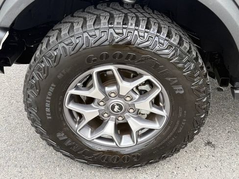 Used 2025 Ford Bronco Badlands AWD/4WD image 11