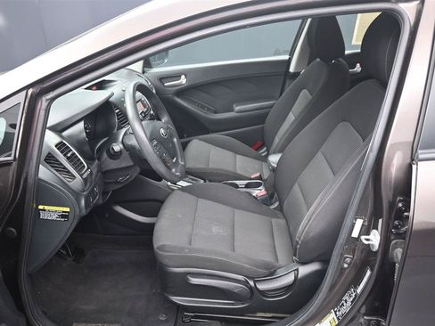 Used 2018 Kia Forte LX FWD image 11