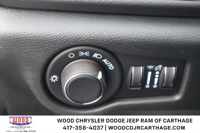 New 2026 Chrysler Voyager LX FWD image 14