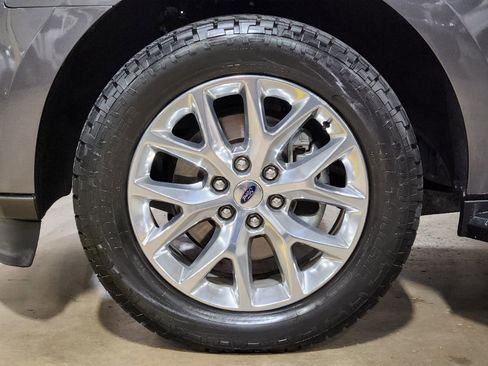 Used 2021 Ford Expedition XLT image 28