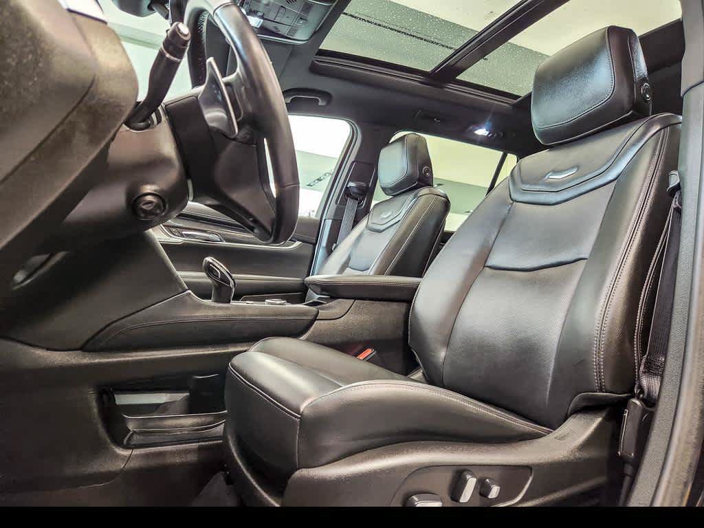 Used 2022 Cadillac XT6 Sport w/ Technology Package AWD/4WD image 8