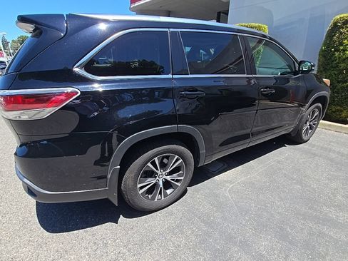 Used 2016 Toyota Highlander XLE w/ Protection Package #3 AWD/4WD image 2