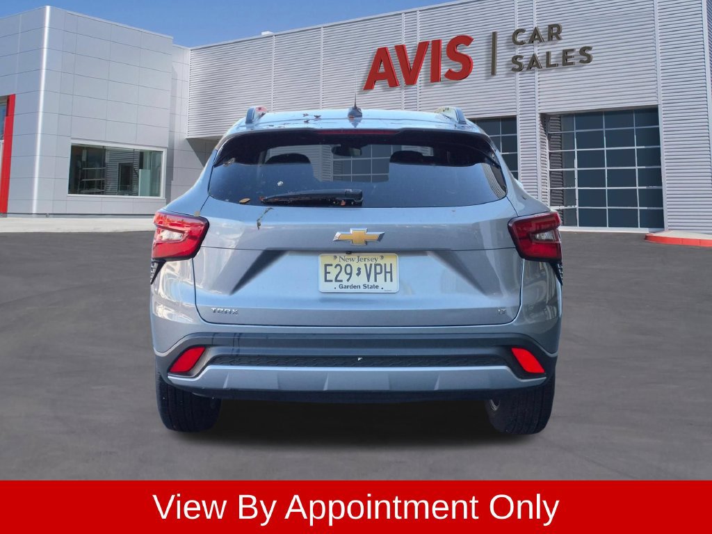 Used 2025 Chevrolet Trax LT w/ LT Convenience Package FWD image 7