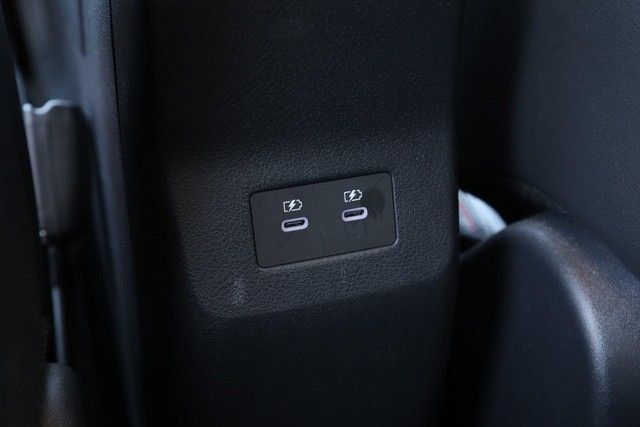 Certified 2026 Nissan Kicks SR FWD image 21