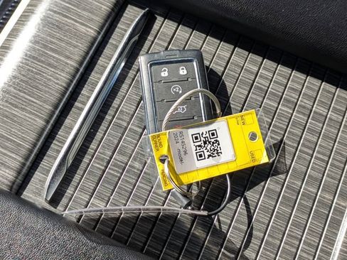 Used 2024 Jeep Wagoneer L Series II w/ Flexible Seating Group image 34