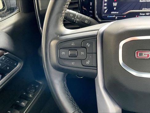 Used 2025 GMC Sierra 1500 SLT image 8