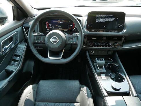 Certified 2023 Nissan Rogue Platinum w/ Platinum Premium Package AWD/4WD image 12