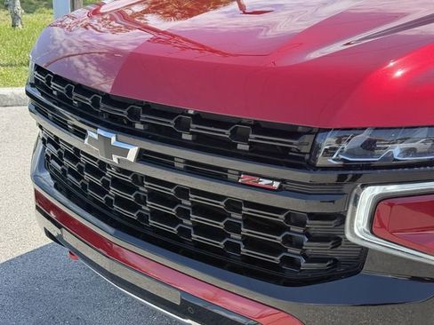 Used 2023 Chevrolet Suburban Z71 w/ Luxury Package image 6