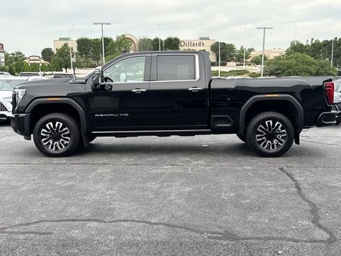 Used 2025 GMC Sierra 3500 Denali Ultimate AWD/4WD image 12