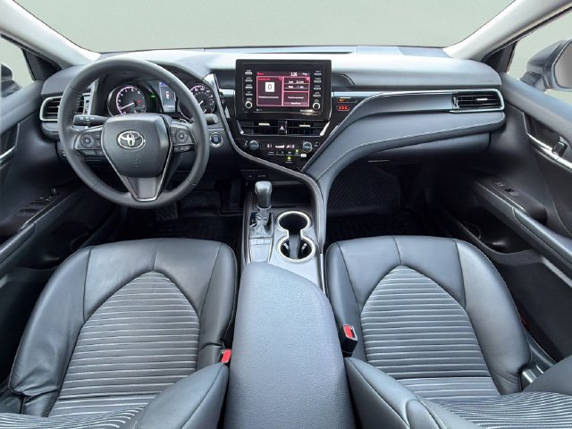 Used 2024 Toyota Camry SE w/ Convenience Package FWD image 33