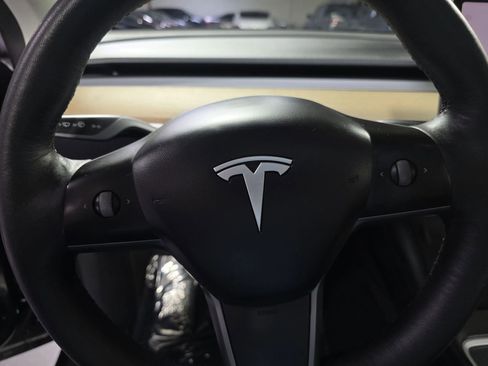 Used 2022 Tesla Model Y Long Range AWD/4WD image 14