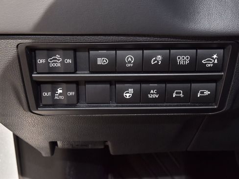 Used 2023 Toyota Tundra Platinum w/ Advanced Package image 32