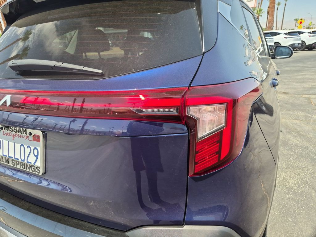 Used 2024 Kia Seltos EX FWD image 11