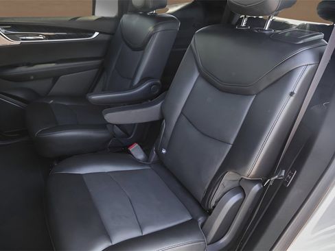 Certified 2025 Cadillac XT6 Premium Luxury image 26