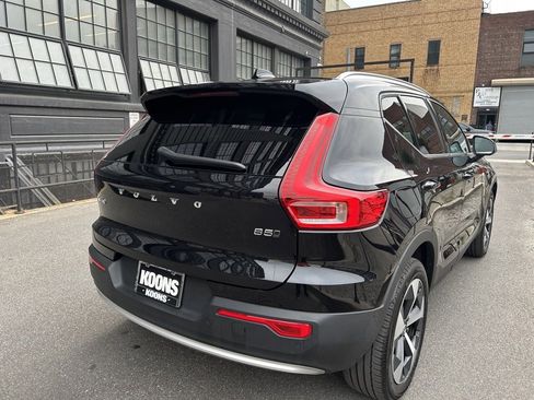 Certified 2025 Volvo XC40 B5 Plus w/ Climate Package image 12