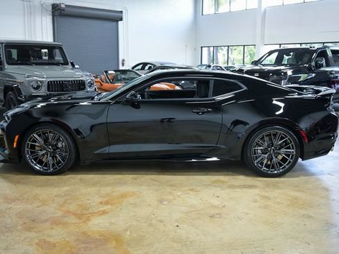 Used 2021 Chevrolet Camaro ZL1 RWD image 3