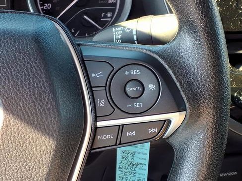 Certified 2022 Toyota Camry LE image 23