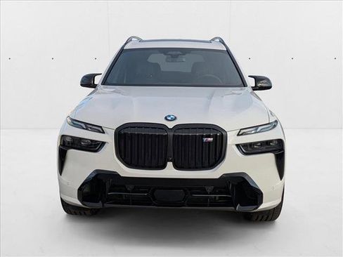 New 2025 BMW X7 M60i image 6