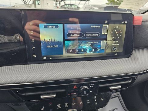 New 2025 Nissan Kicks SR w/ SR Premium Package image 33