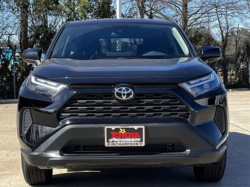 Used 2025 Toyota RAV4 LE image 6