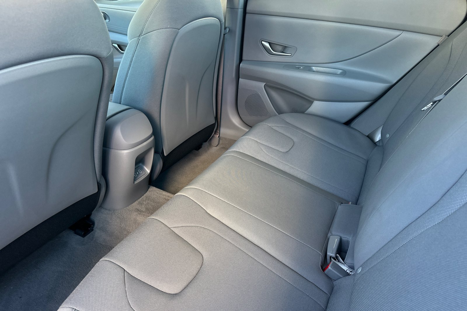 Certified 2026 Hyundai Elantra SE FWD image 15