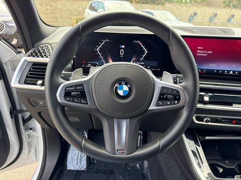 Used 2026 BMW X5 sDrive40i w/ M Sport Package RWD image 25