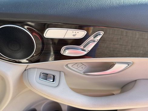 Used 2020 Mercedes-Benz GLC 300 4MATIC image 15