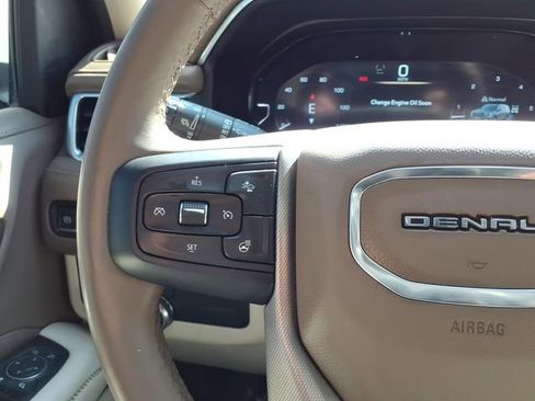 Used 2023 GMC Yukon XL Denali AWD/4WD image 24