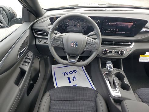 New 2025 Buick Envista Preferred image 14
