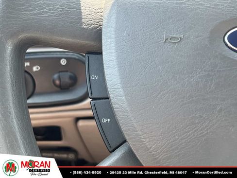 Used 2005 Ford Taurus SE FWD image 24