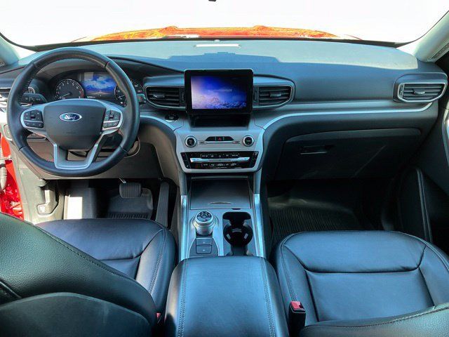 Used 2020 Ford Explorer XLT w/ Equipment Group 202A AWD/4WD image 11