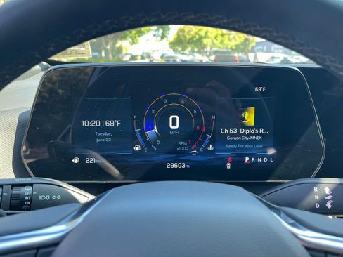Used 2025 Chevrolet Equinox LT FWD image 39