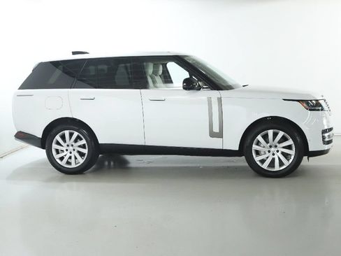 Used 2025 Land Rover Range Rover SE AWD/4WD image 10