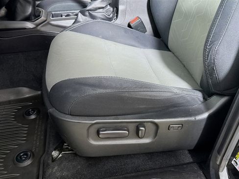 Used 2021 Toyota Tacoma TRD Sport image 19