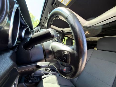 Used 2019 Jeep Wrangler Unlimited Sport AWD/4WD image 38