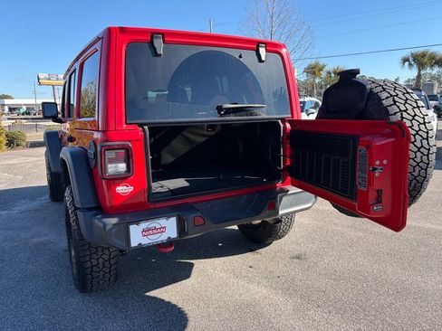 Used 2022 Jeep Wrangler Unlimited Rubicon AWD/4WD image 5