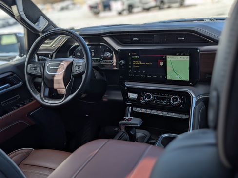 Used 2025 GMC Sierra 1500 Denali Ultimate image 16
