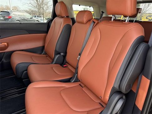 New 2026 Kia Carnival EX image 15