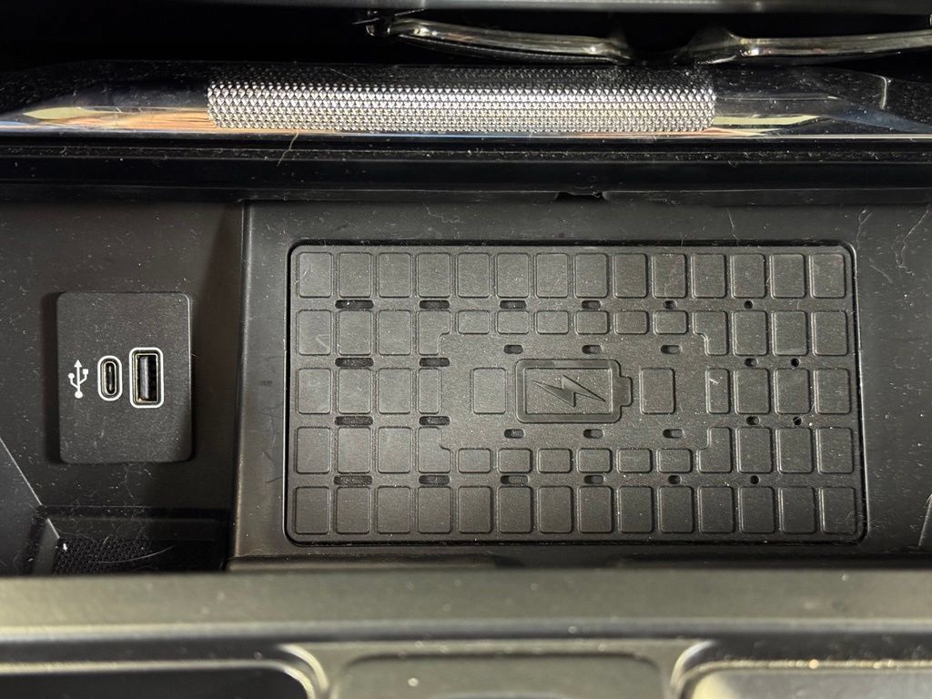 Used 2025 Ford F150 Raptor AWD/4WD image 45