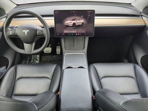 Used 2023 Tesla Model Y Performance image 17