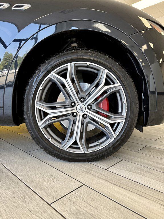 Used 2019 Maserati Levante GranSport AWD/4WD image 19