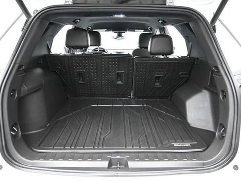 Used 2022 Chevrolet Equinox RS w/ LPO, Floor Liner Package FWD image 27